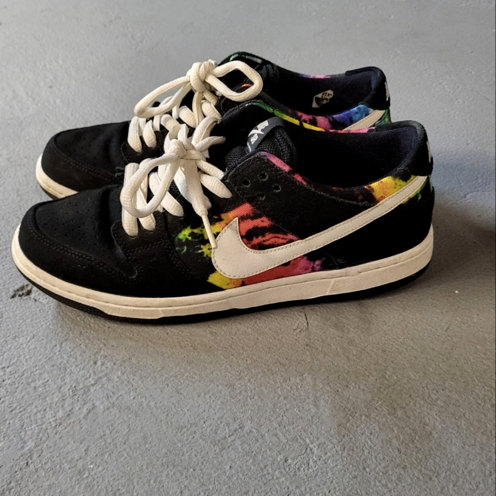 NIKE SB LOW DUNKS (TIE DYE)